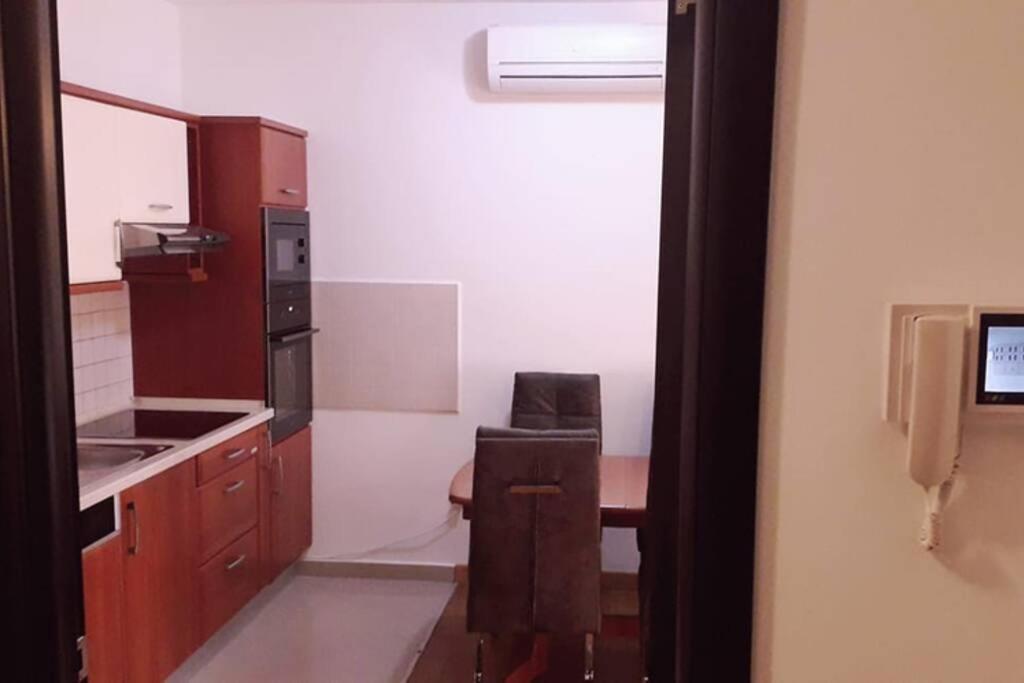 Apartman Franko - Uz Parking Pola Esterno foto