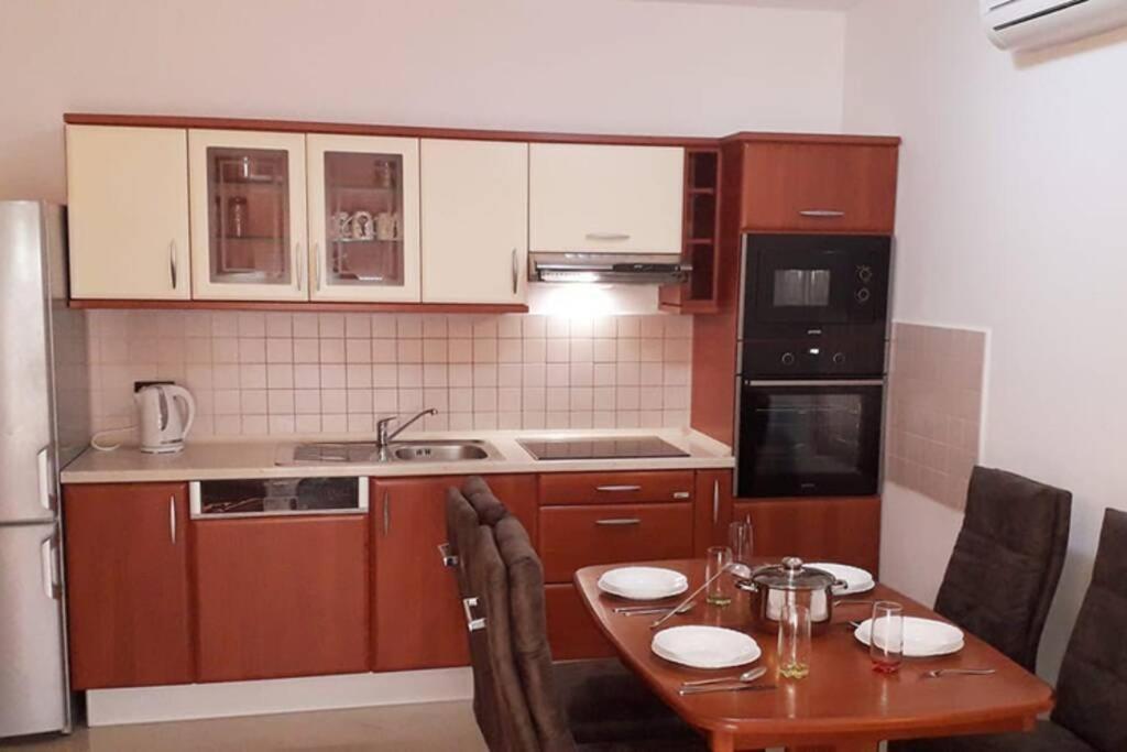 Apartman Franko - Uz Parking Pola Esterno foto