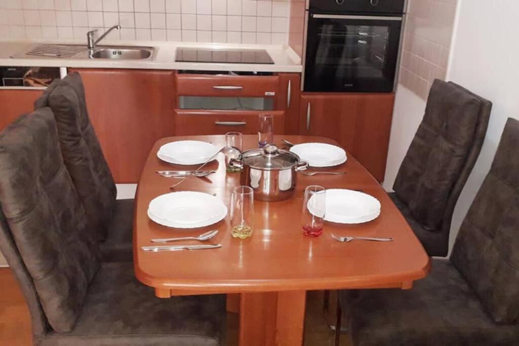 Apartman Franko - Uz Parking Pola Esterno foto